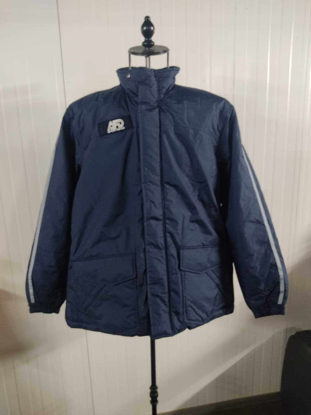 Diversas peças de roupa