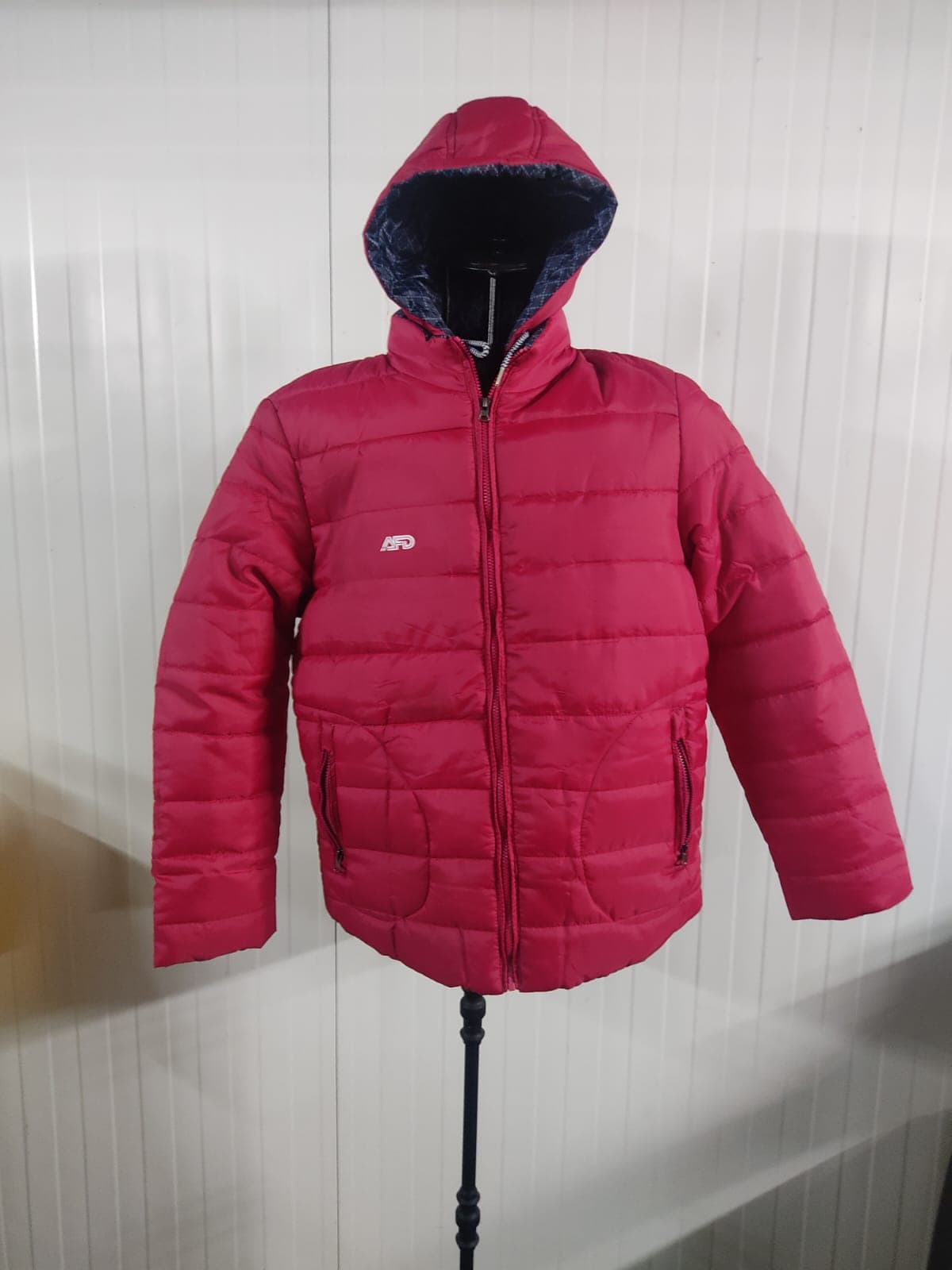 Diversas peças de roupa