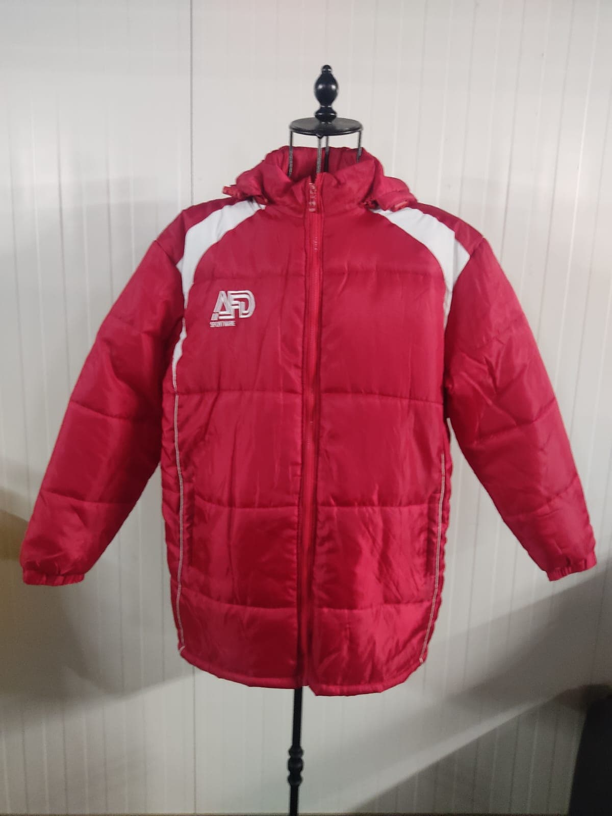 Diversas peças de roupa