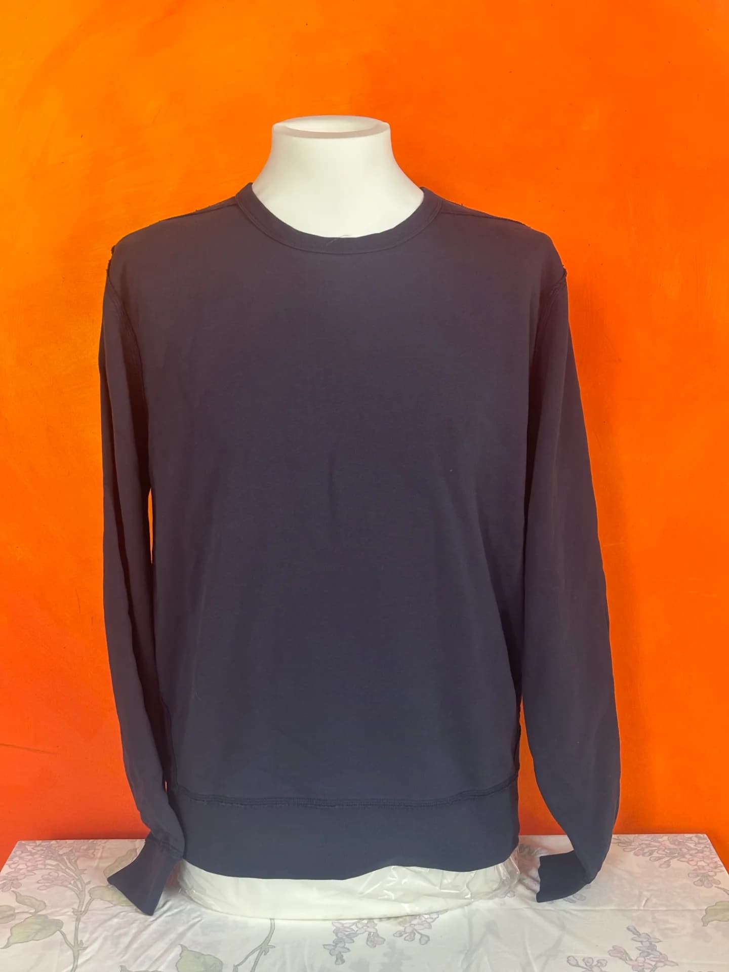 Diversas peças de roupa