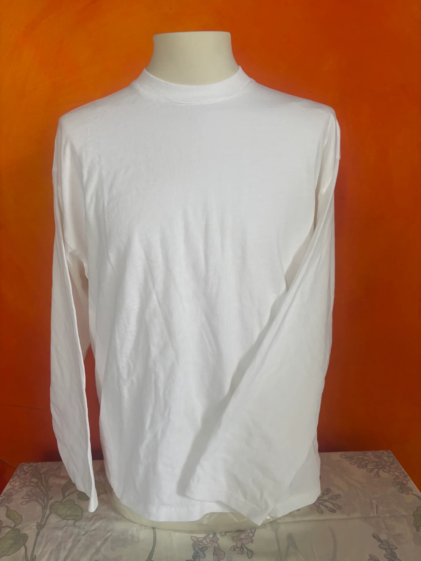 Diversas peças de roupa