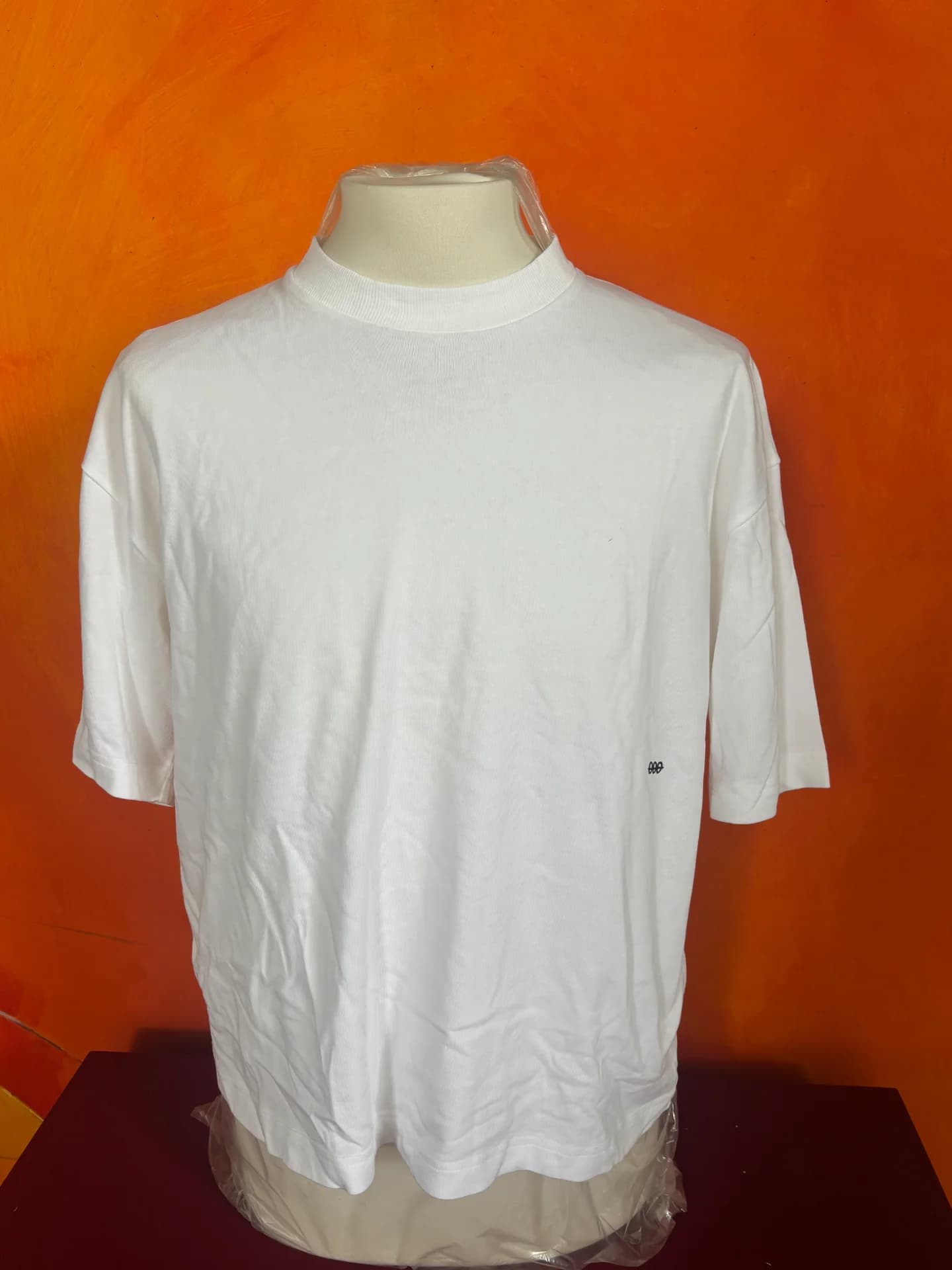 Diversas peças de roupa
