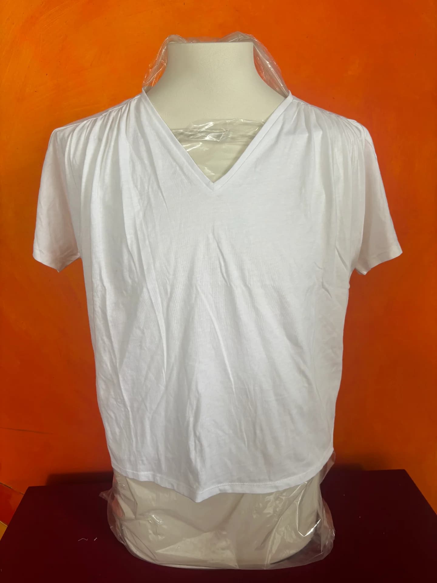 Diversas peças de roupa