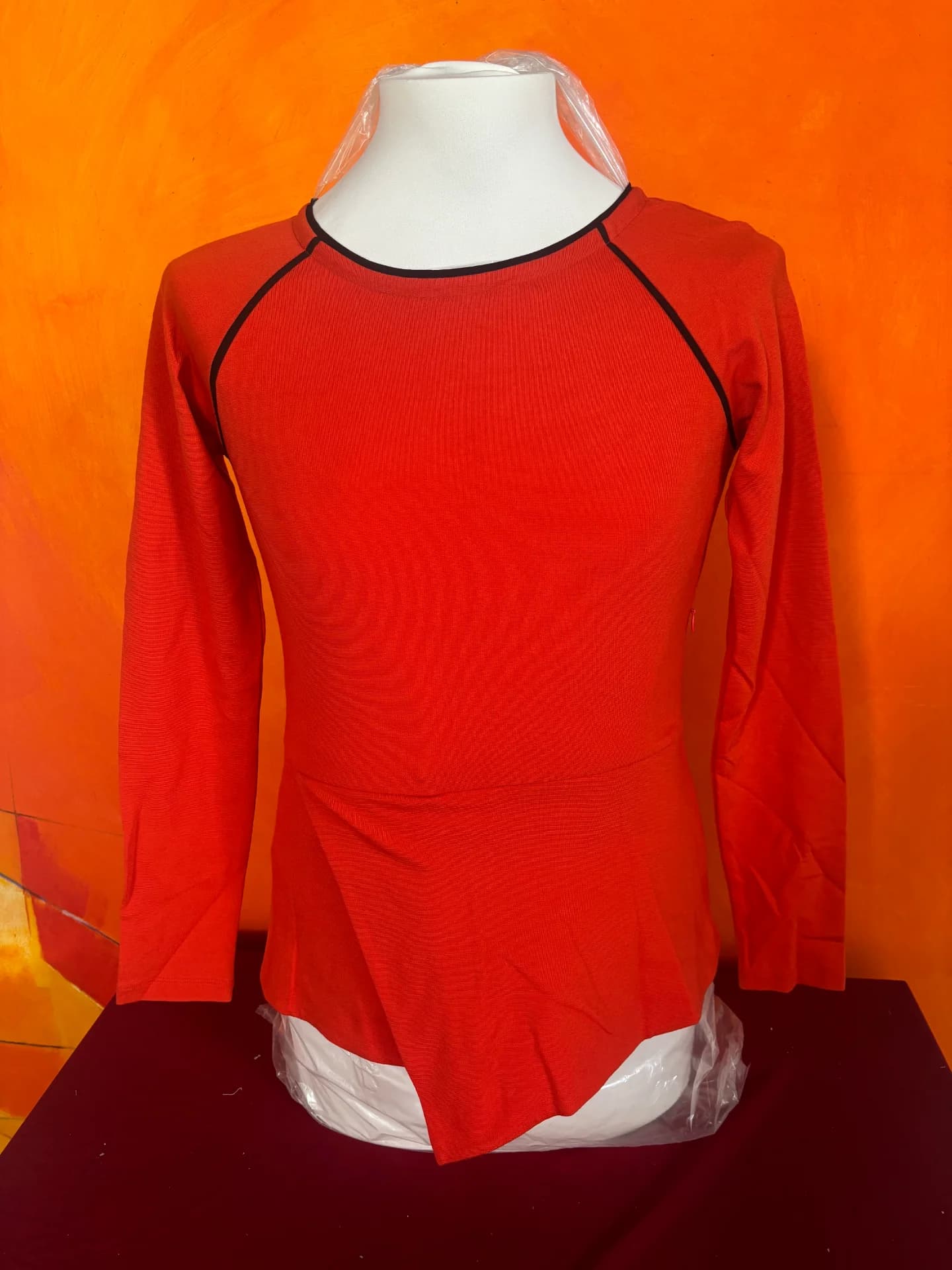 Diversas peças de roupa