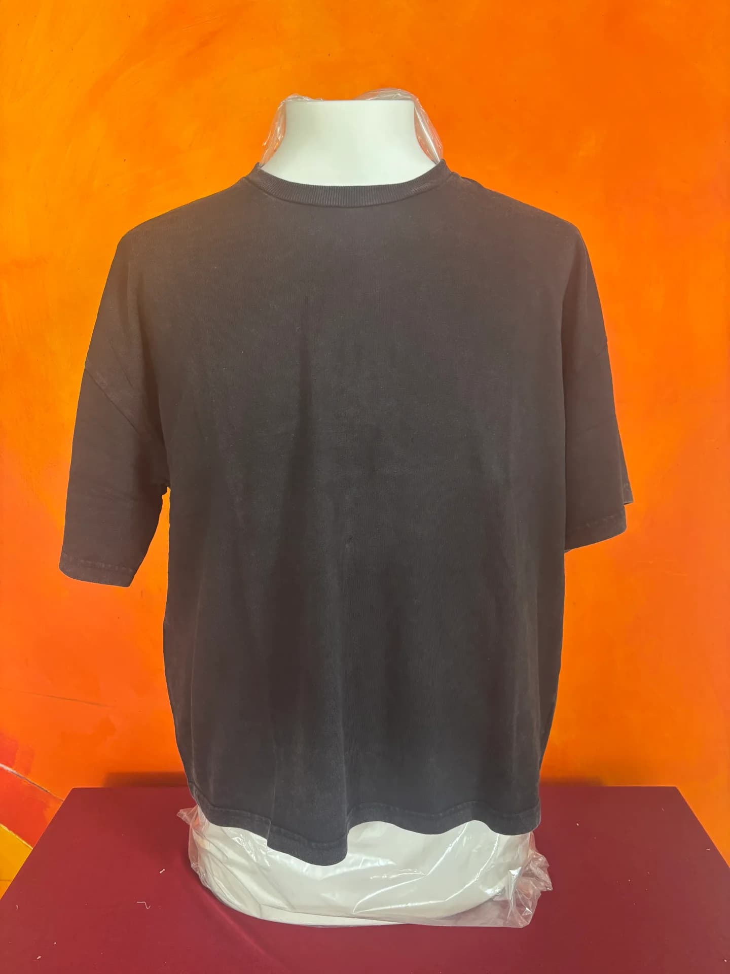 Diversas peças de roupa