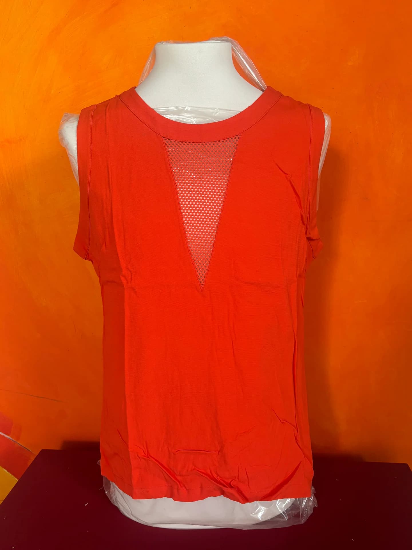 Diversas peças de roupa
