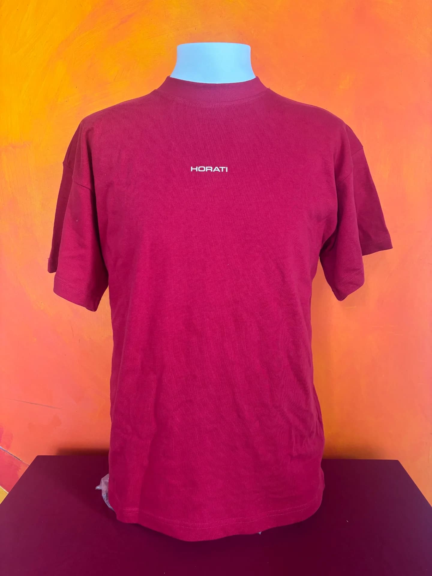 Diversas peças de roupa
