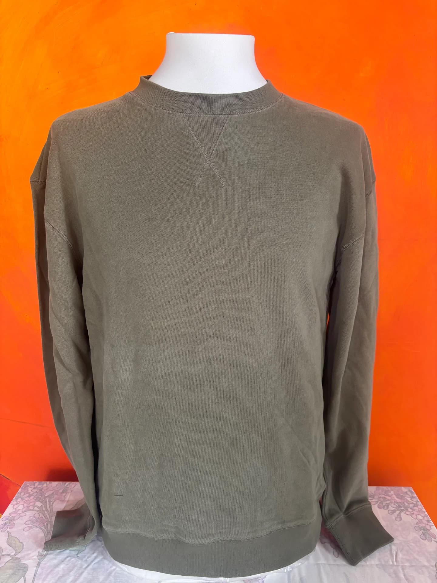 Diversas peças de roupa